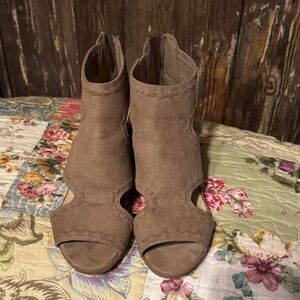 Xappeal Tan Peep-Toe Sandals